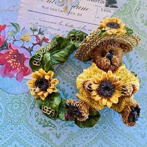 Vintage 1999 Boyds Bear Wreath Sunflower Straw Hat Pin